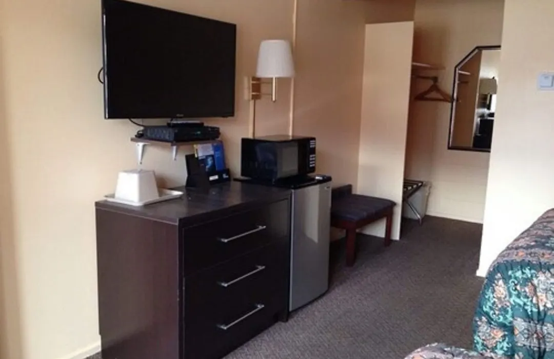 Imperial Motel Cortland-1