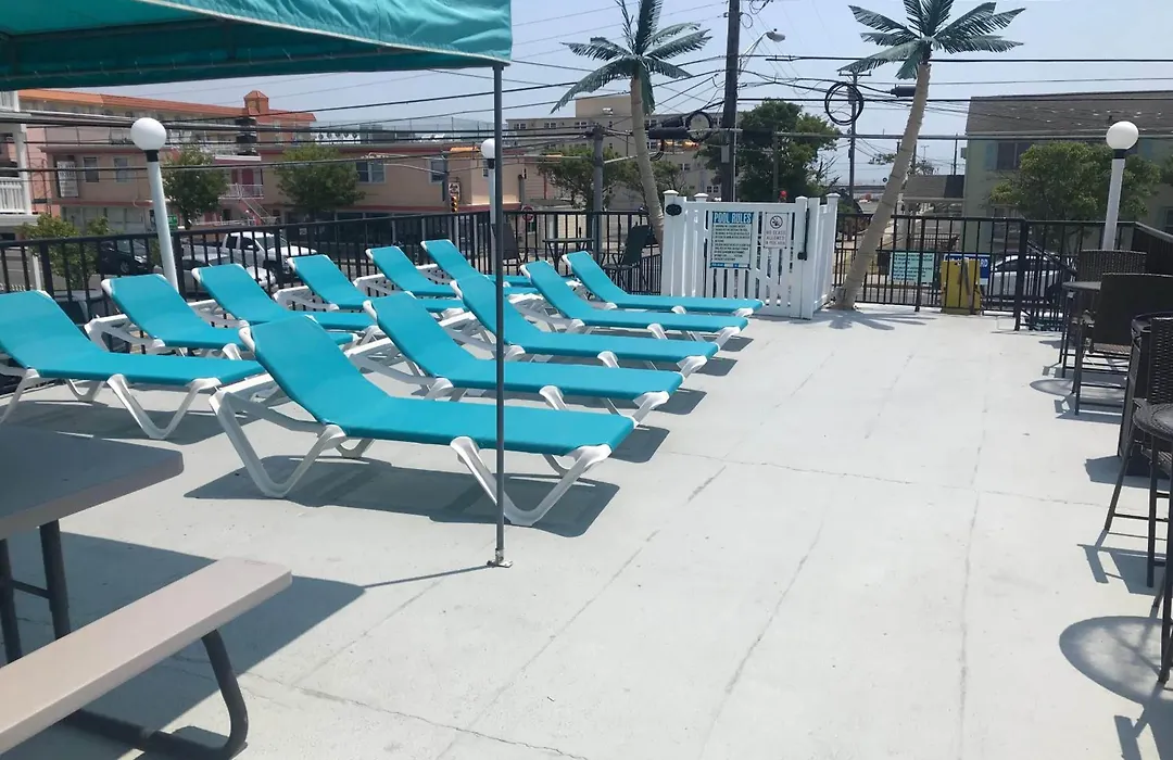 Surfcomber Motel-1