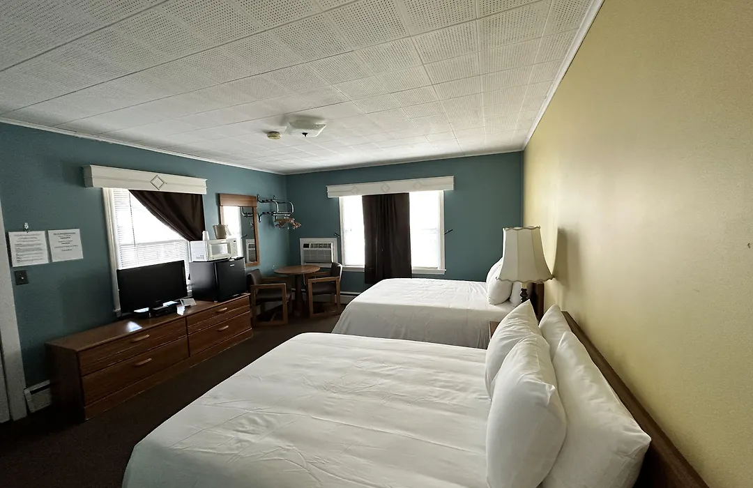 The Colonial Inn & Creamery-1
