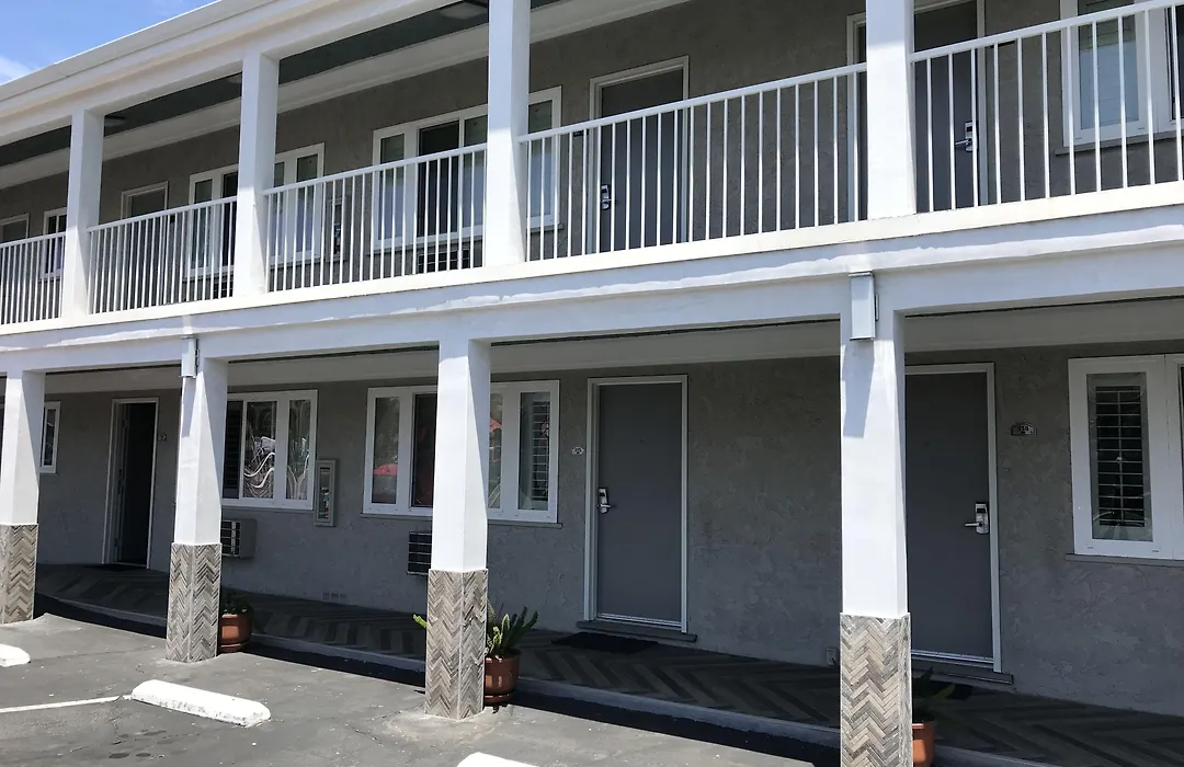 Hi View Inn & Suites-1
