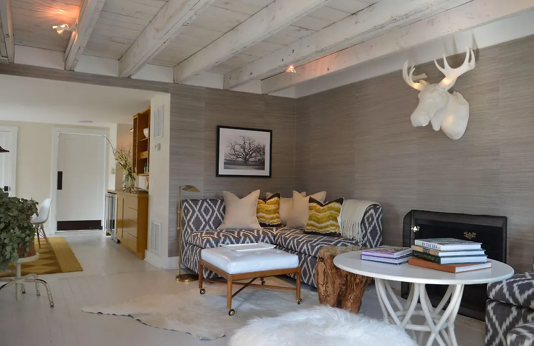 White Moose Inn-1