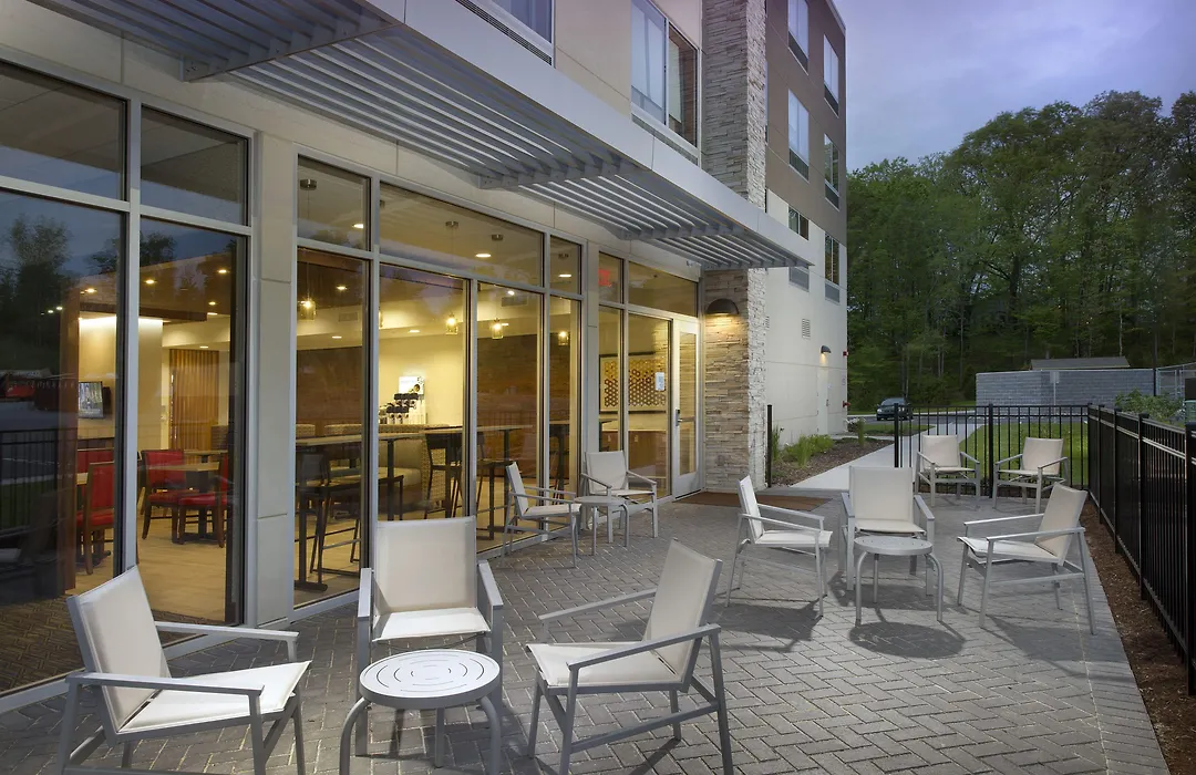 Holiday Inn Express & Suites By Ihg Altoona By Ihg-1