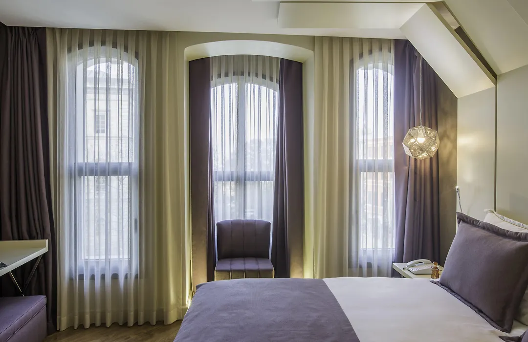 Maroon Hotel Pera-1
