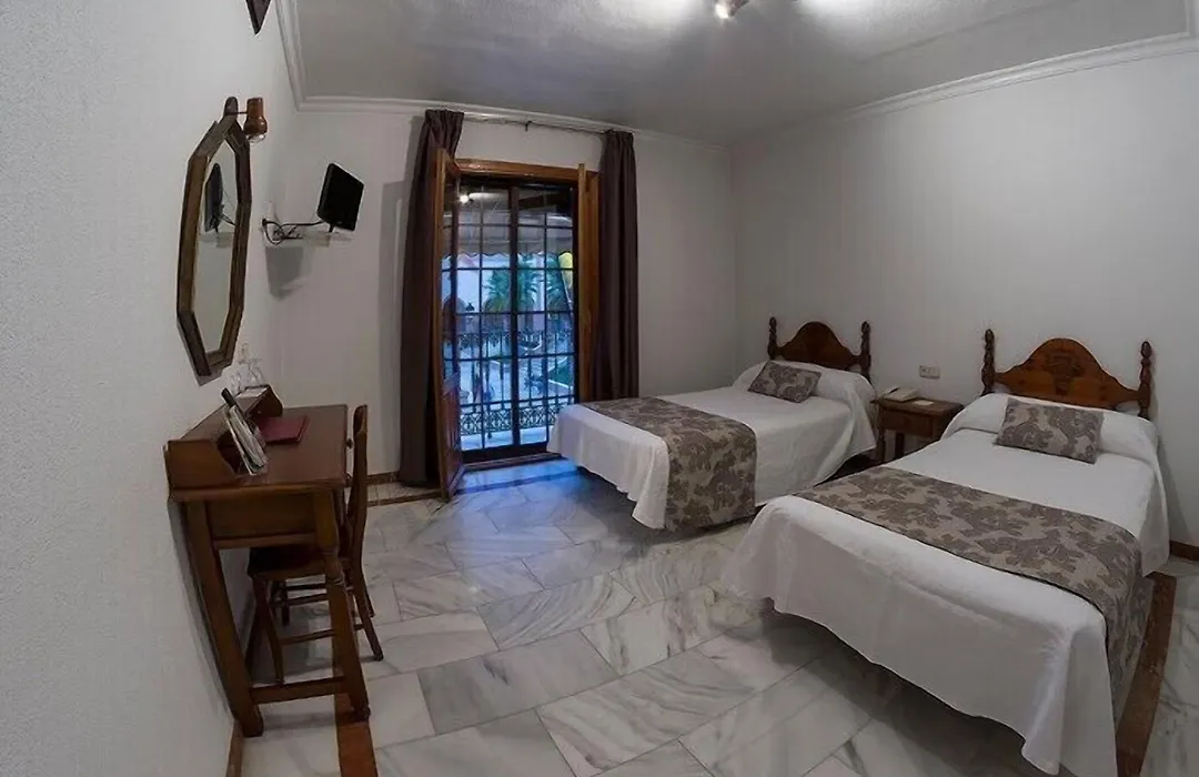 Hotel La Pinta-1