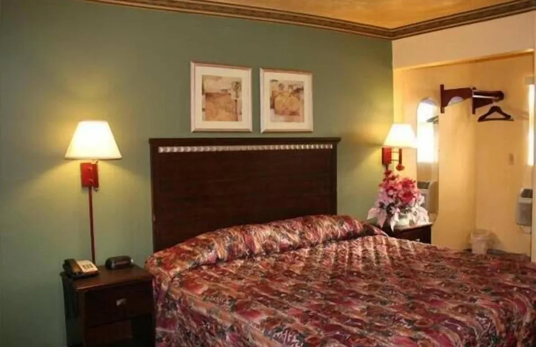 Plaza Travel Inn-1