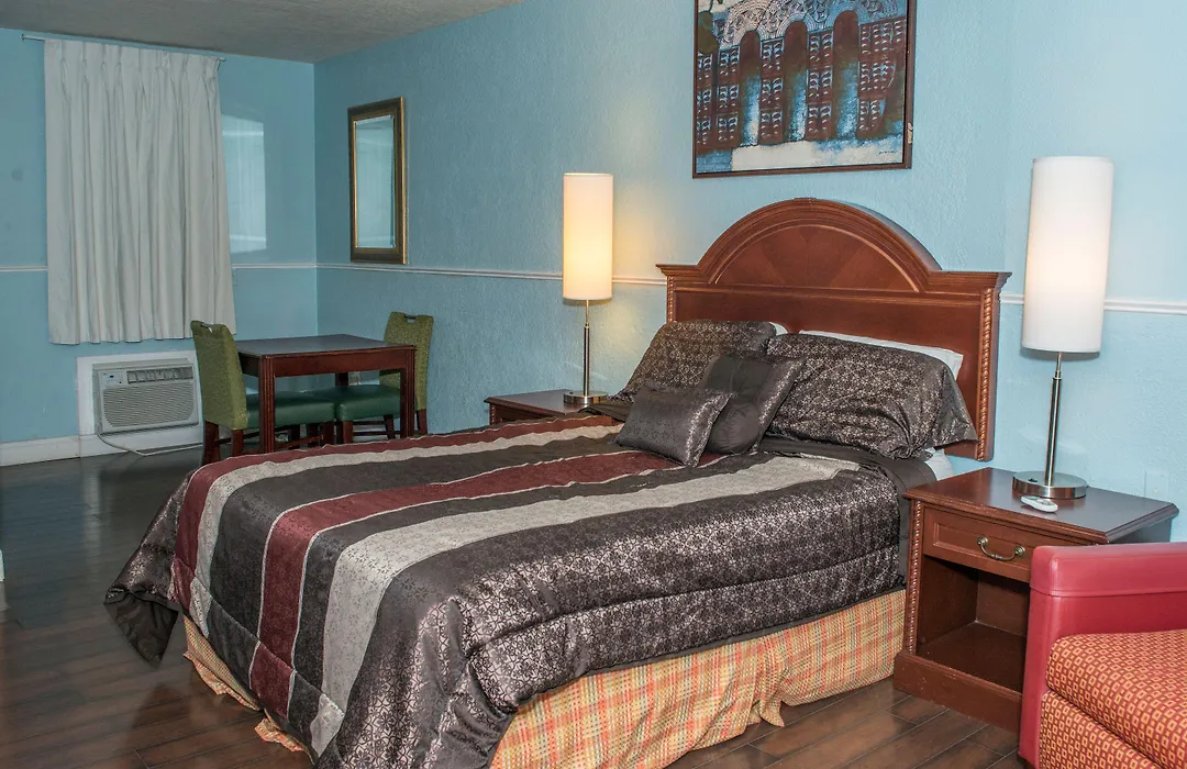 Delux Inn-1