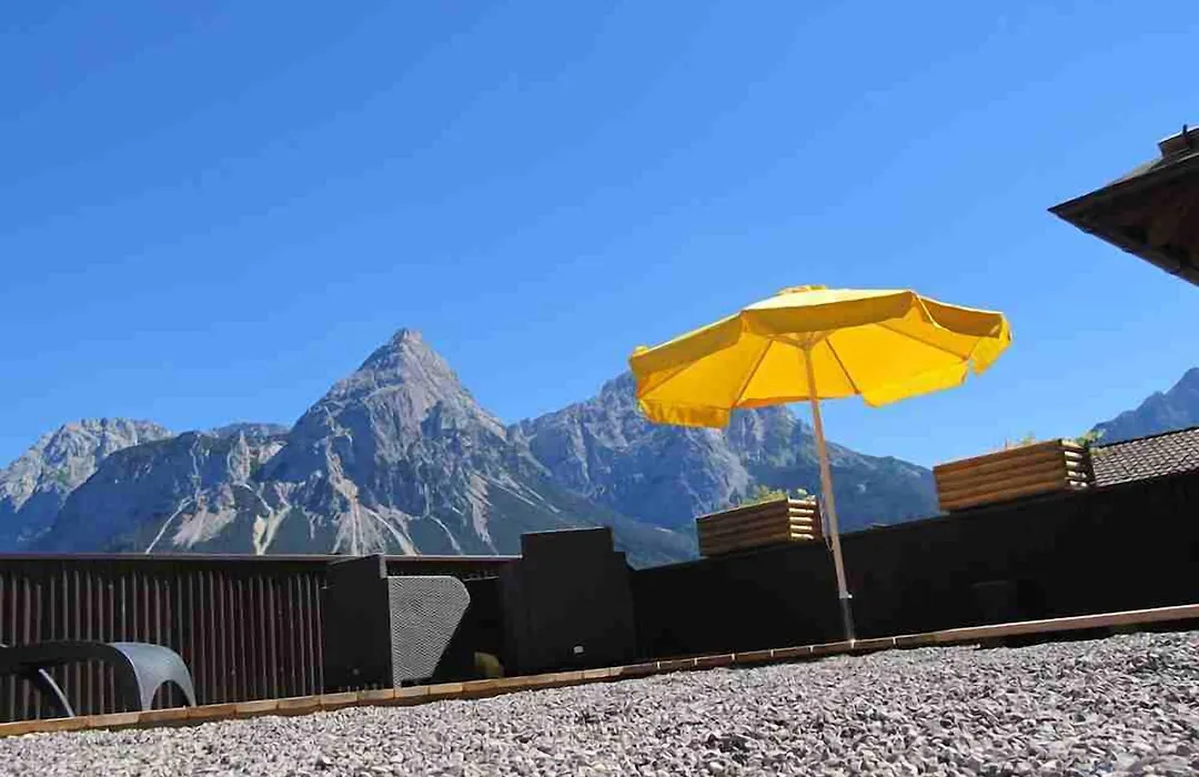 Alpenstern Rooms & Suites-1