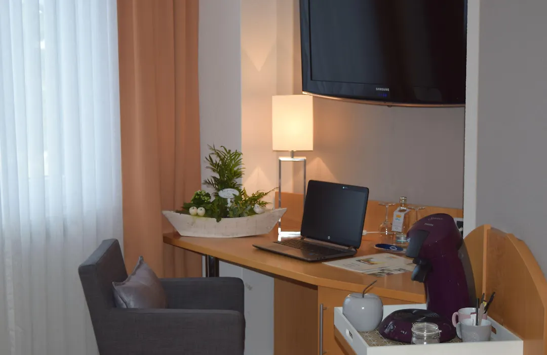 Landhotel Zum Kronprinzen-1