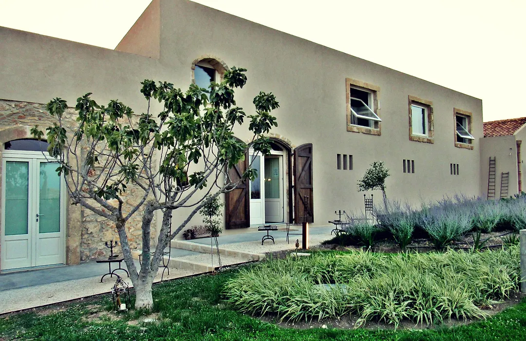 Scilla Maris Charming Suites-1