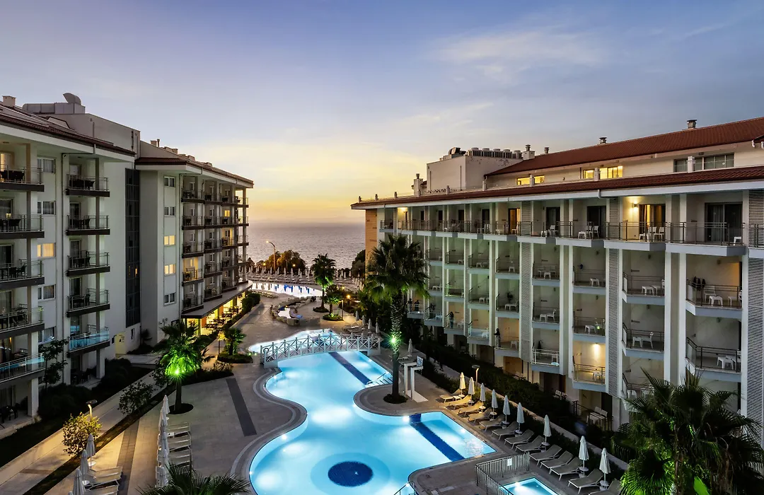 Ramada Hotel & Suites By Wyndham Kusadasi-1