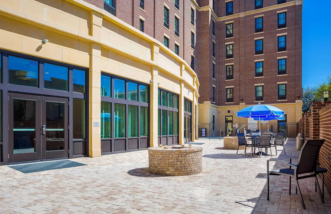 Fairfield Inn & Suites By Marriott Savannah Downtown Historic District-1