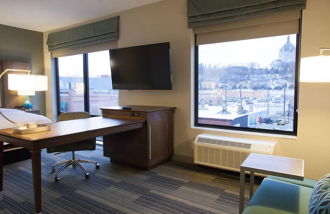 Hampton Inn & Suites St. Paul Downtown-1
