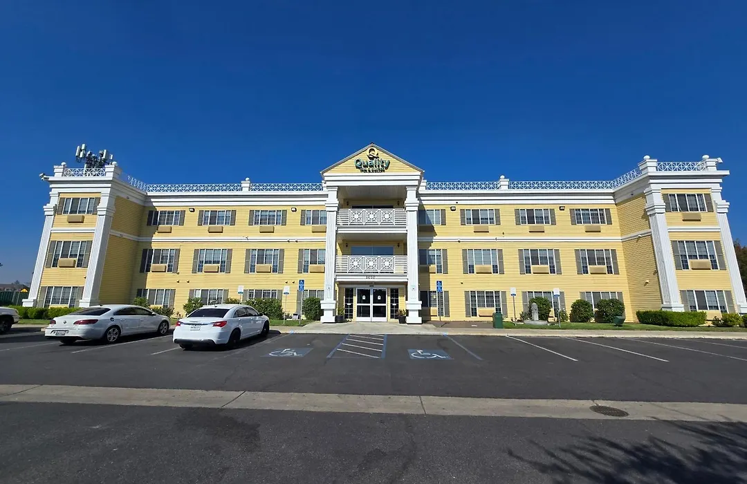 Quality Inn & Suites Tulare-1