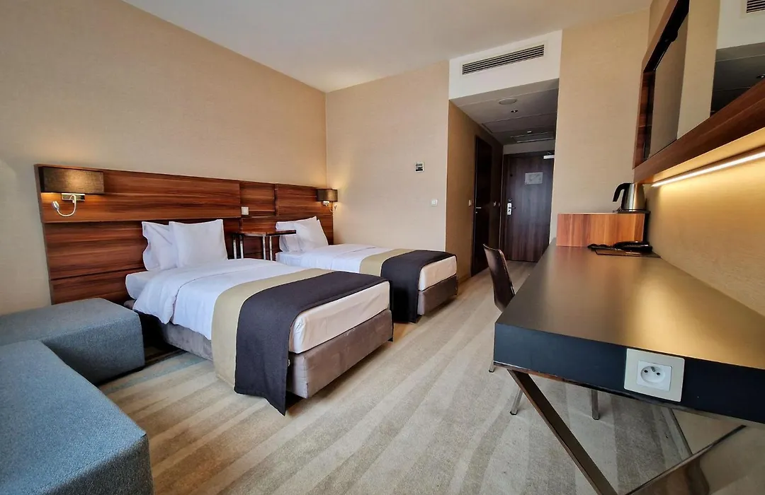 Warsaw Plaza Hotel-1