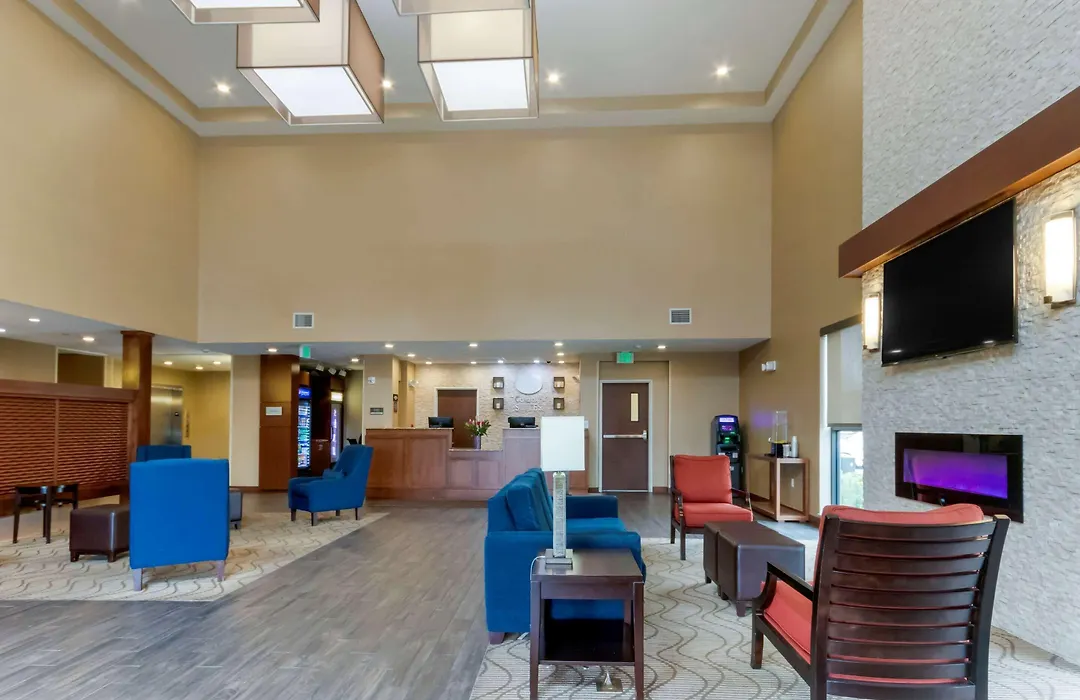 Comfort Suites Billings-1