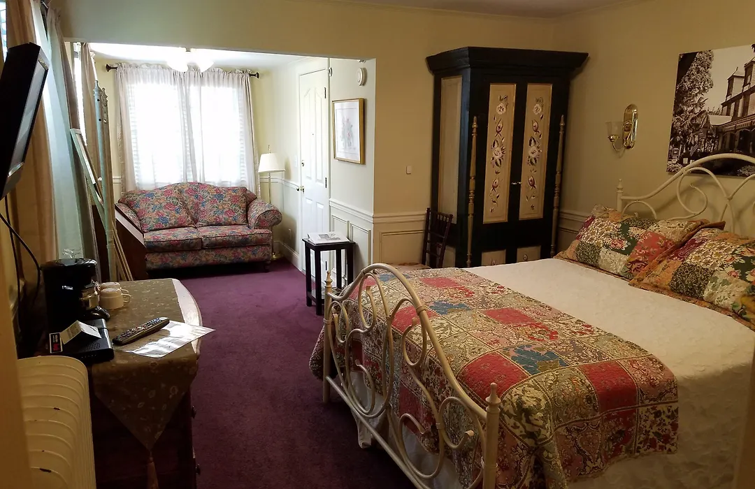 Vandiver Inn-1
