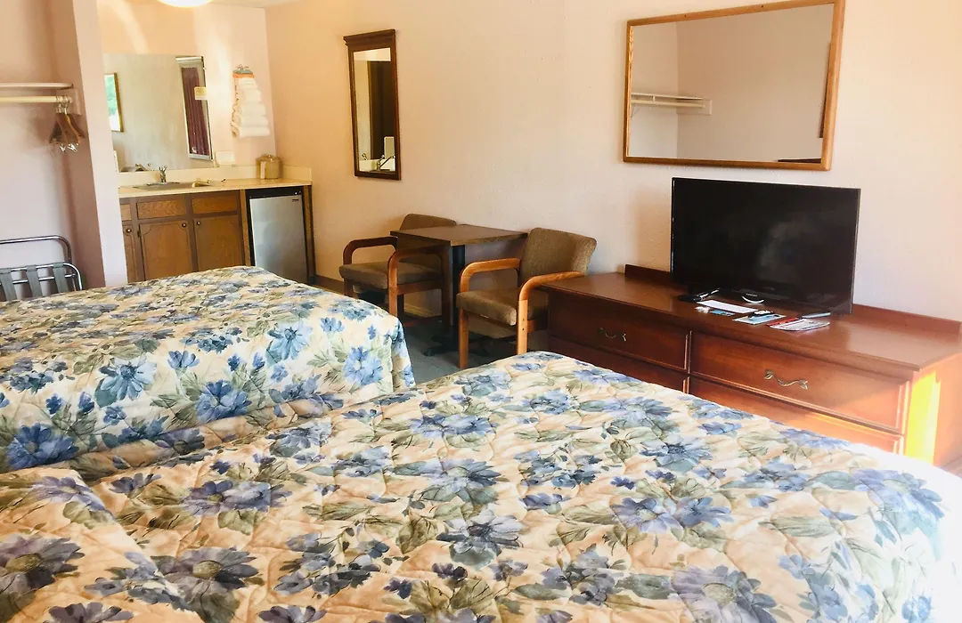 Mountain Country Motor Inn-1