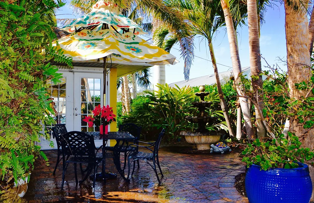 Sea Turtle Inn-1
