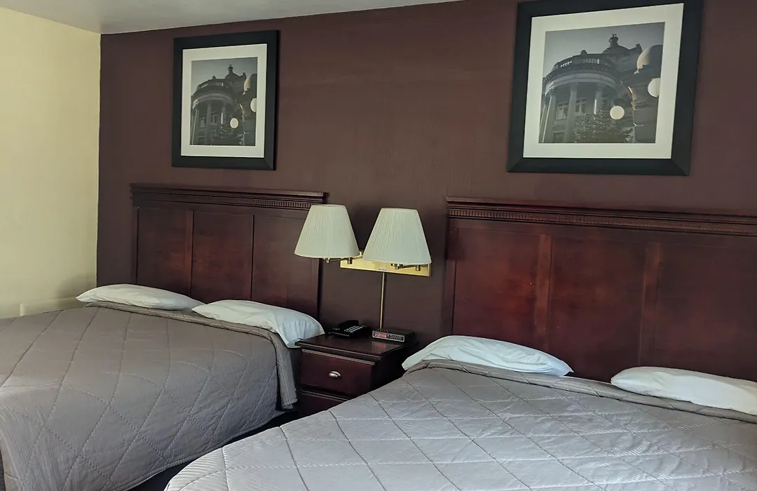 Dollar Inn-1