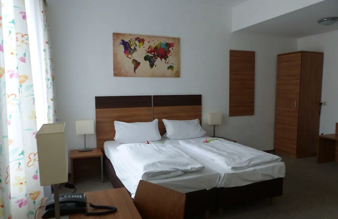 Hotel am Ludwigsplatz-1
