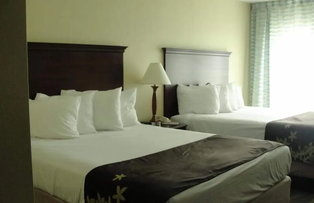 Gold Leaf Hotel Of Dewey-1