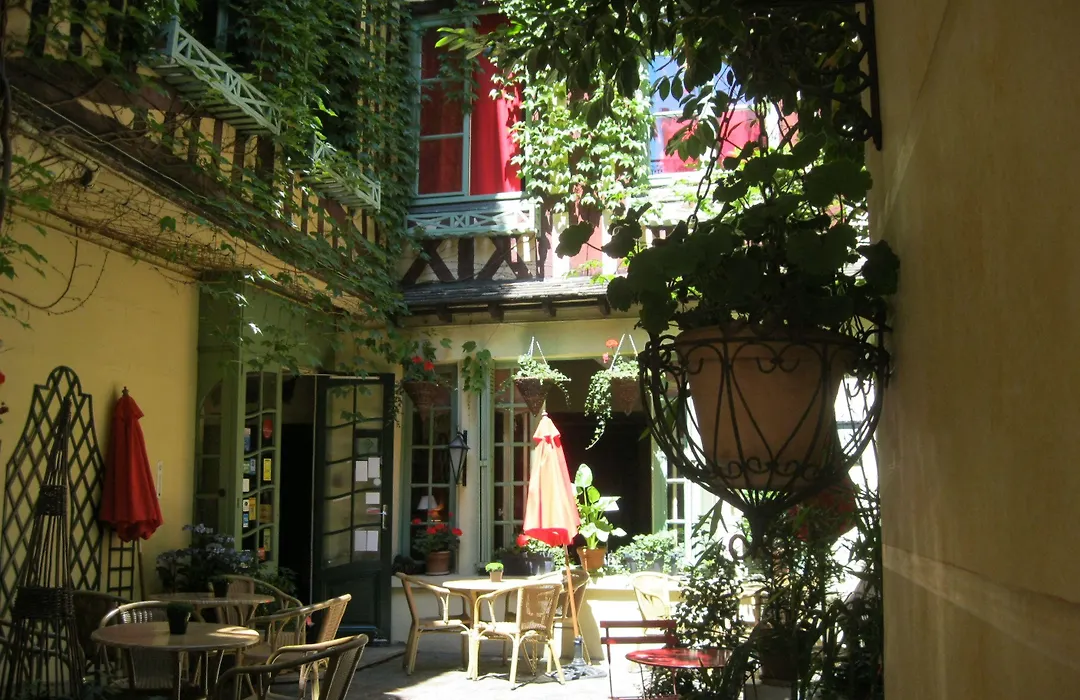 Le Vieux Carre-1
