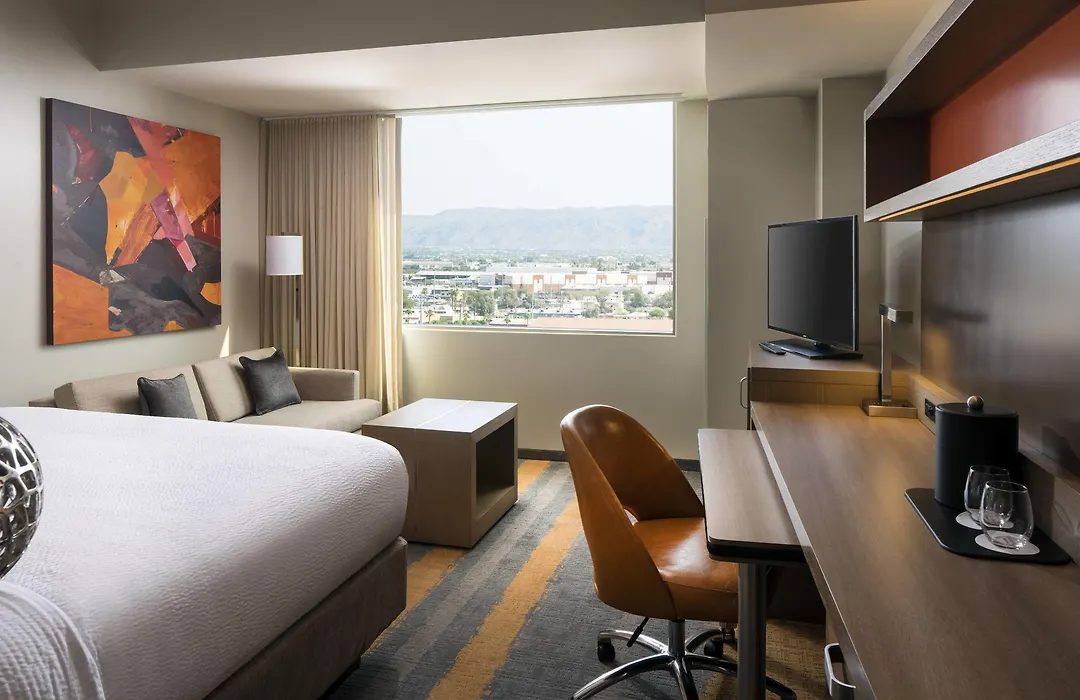 Courtyard By Marriott Phoenix Downtown-1