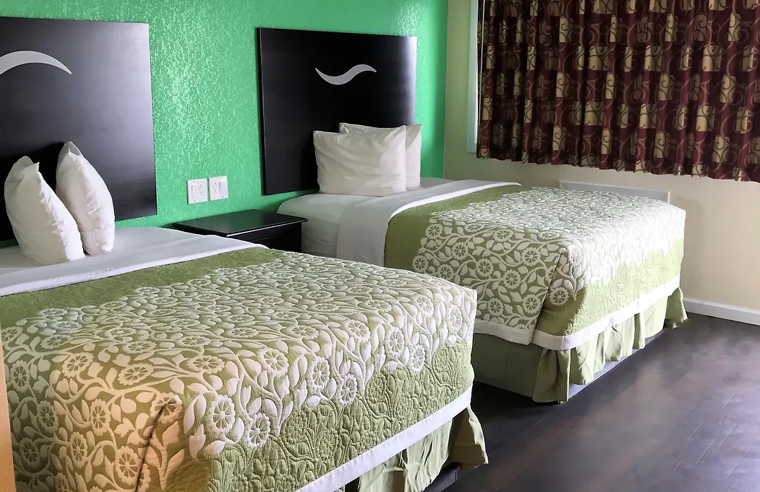 Budget Inn-1