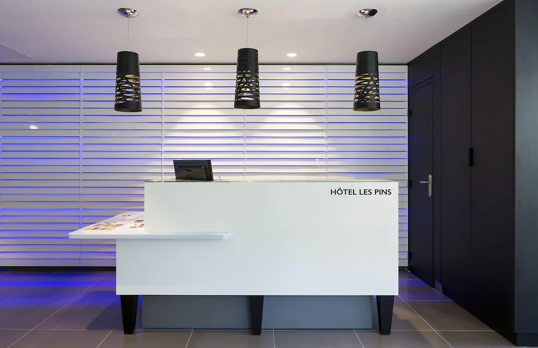 Opéralia Hôtel les Pins-1
