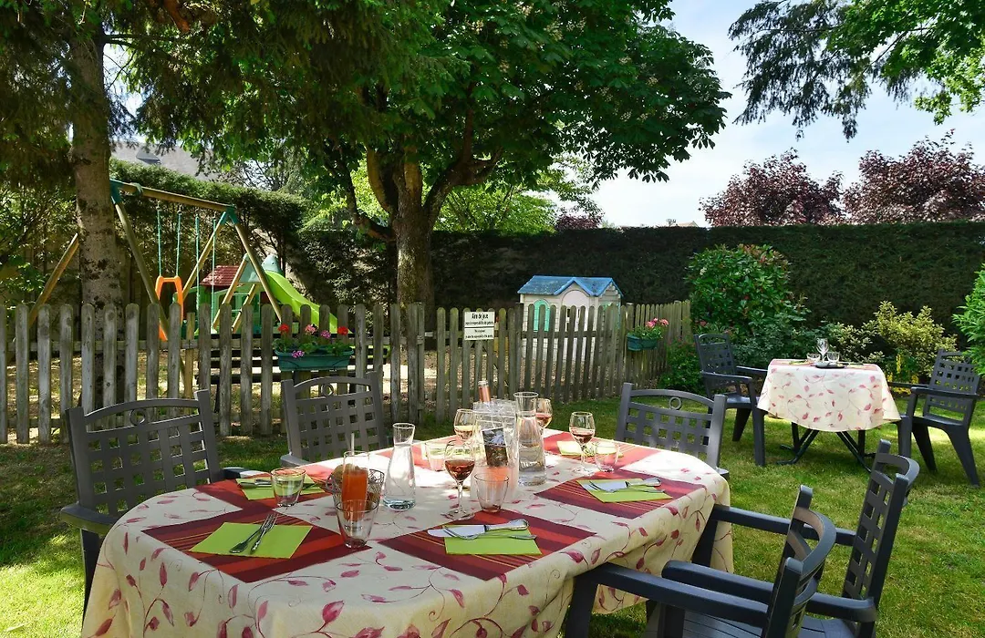 Logis Hôtels Restaurant Le Dauphin-1