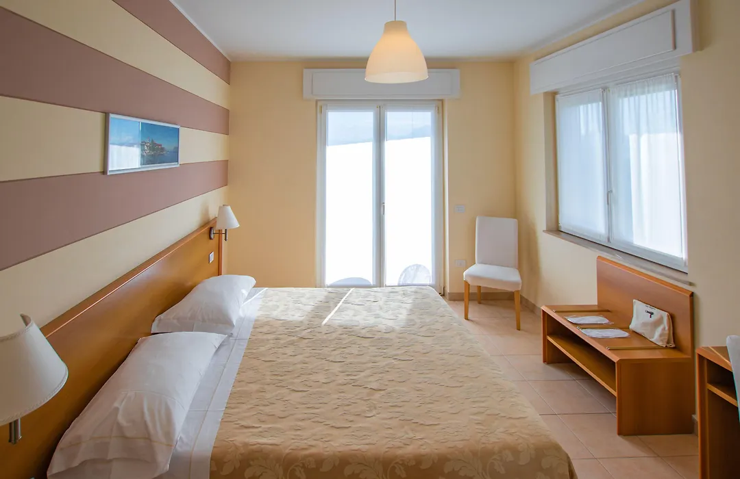 Hotel Alpi-1