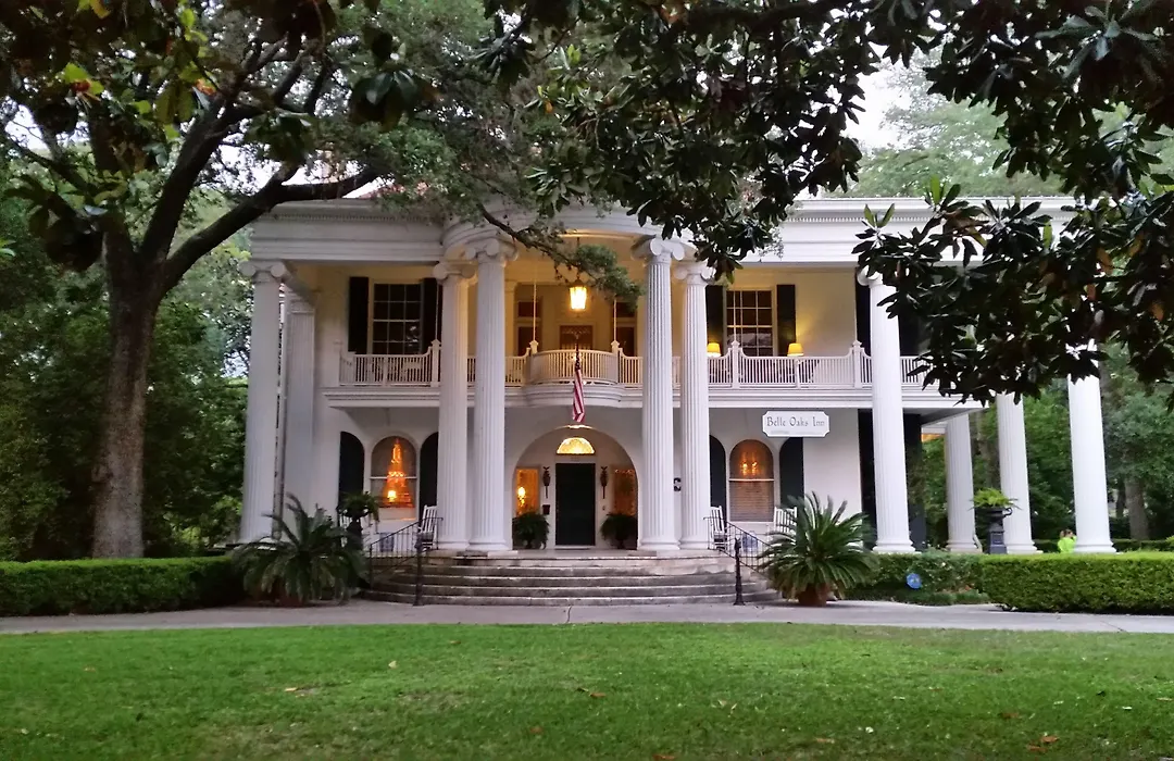 Belle Oaks Inn-1