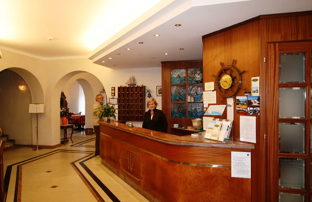 Hotel Dora-1