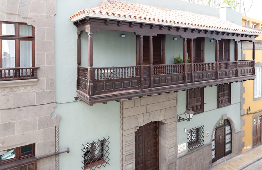 Suites 1478-1