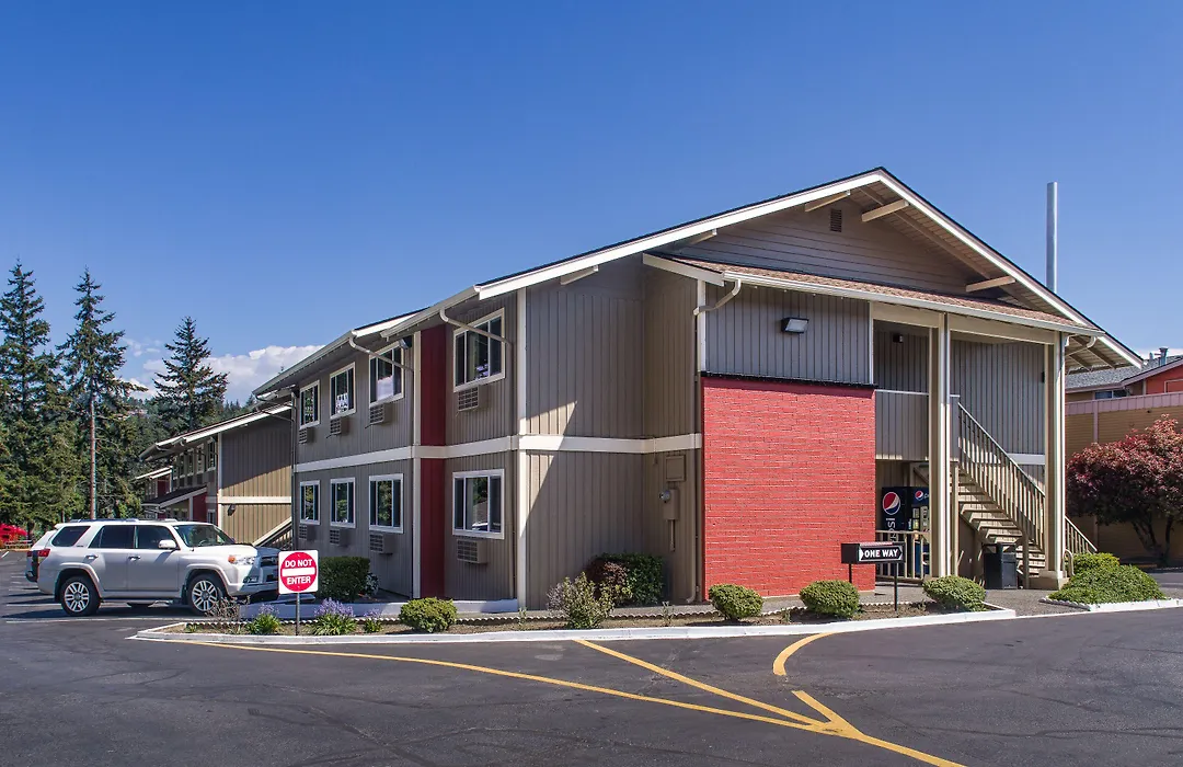 Coachman Inn-1