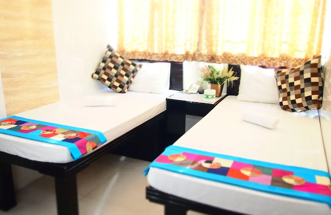 Woodstock Hostel-1