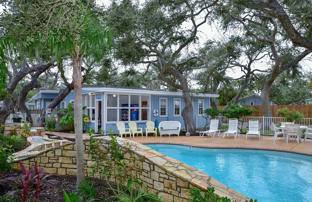 D&R Pelican Bay Resort-1