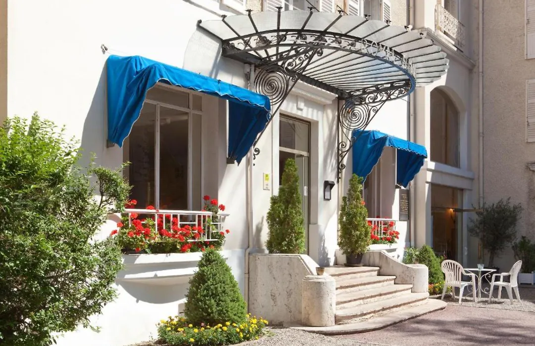 Logis Hotel Royal Saint-Mart-1
