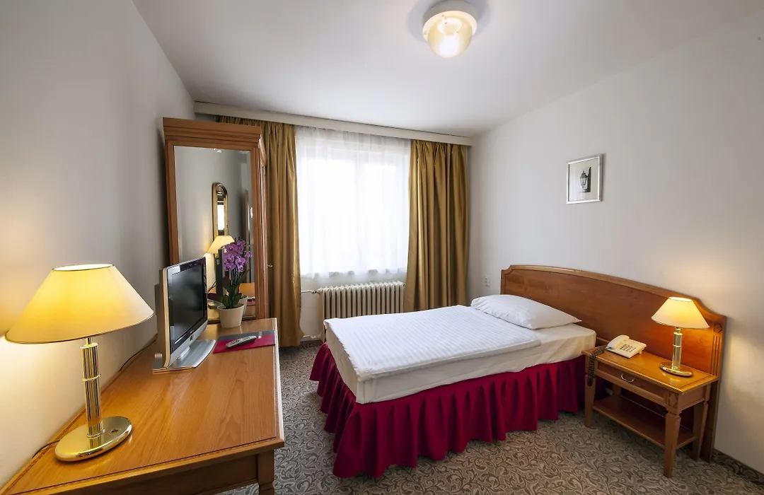 Hotel Zagreb-1