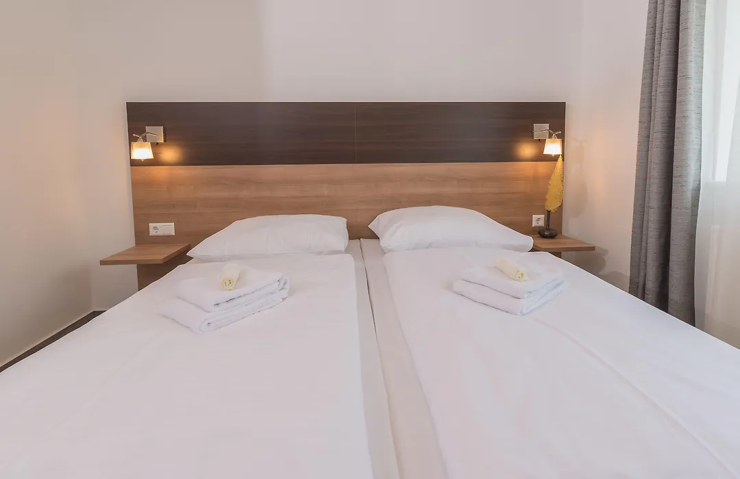 Boutique-Hotel Kronenstuben - unschlagbare Zentrumsnähe direkt am Marstall&Marktplatz - Schloss in 3 Min - Frühstück - Langzeitmiete-1