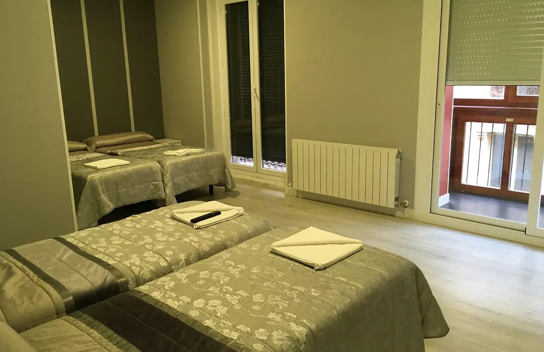 Pensión La Bilbaina - Albergue Logroño-1