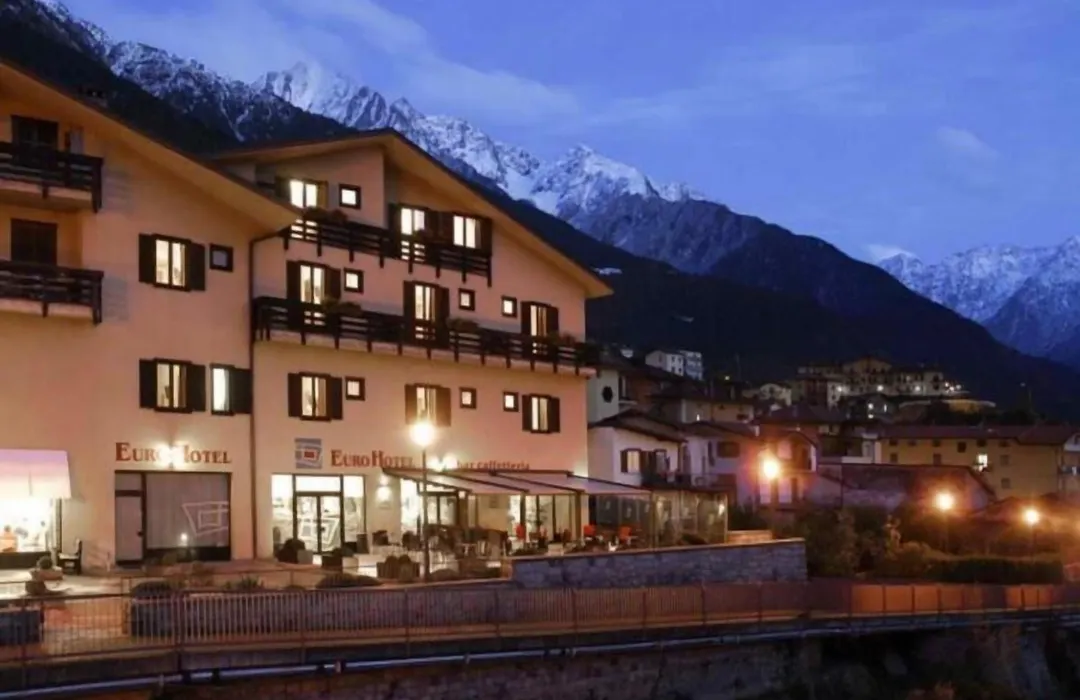 Euro Hotel-1