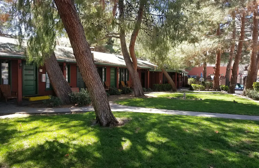 Kernville Inn-1