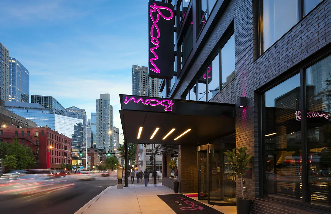 Moxy Chicago Downtown-1