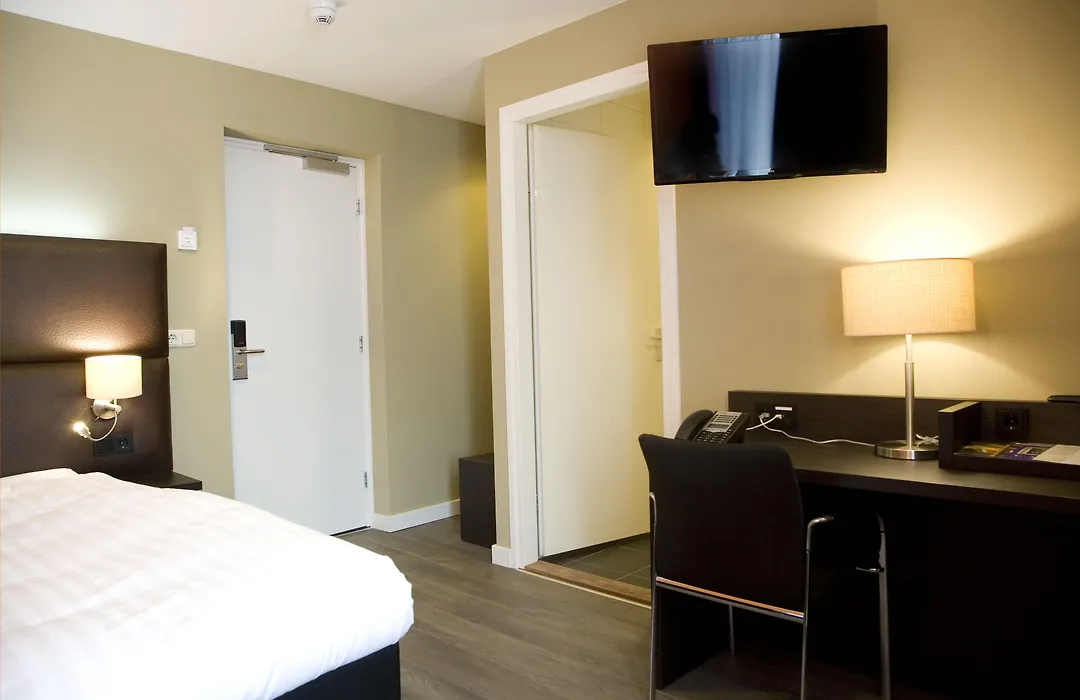 Hotel Roermond Next Door-1
