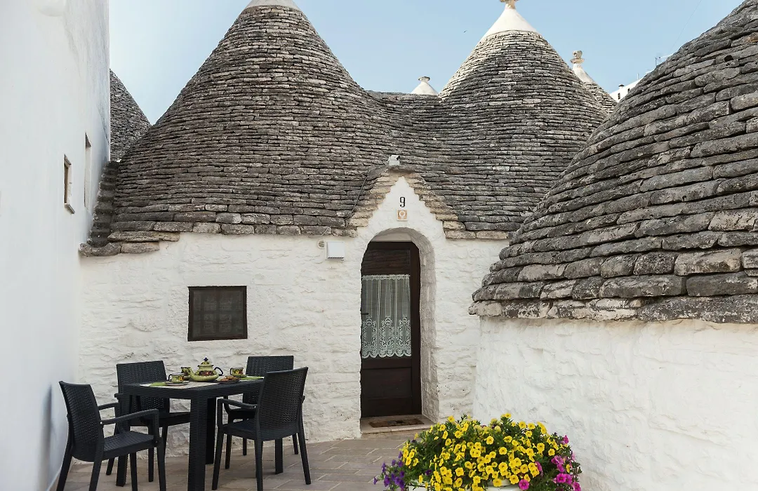 Trulli Family - Trulli&Cummerse-1