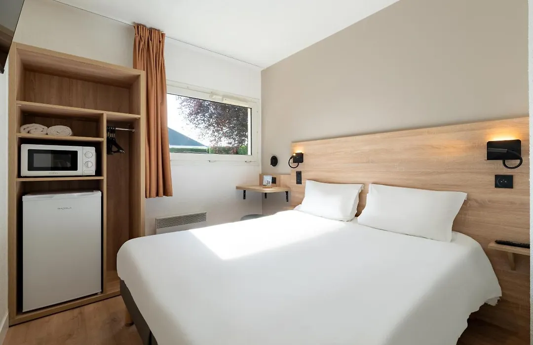Hotel Cerise Lens-1