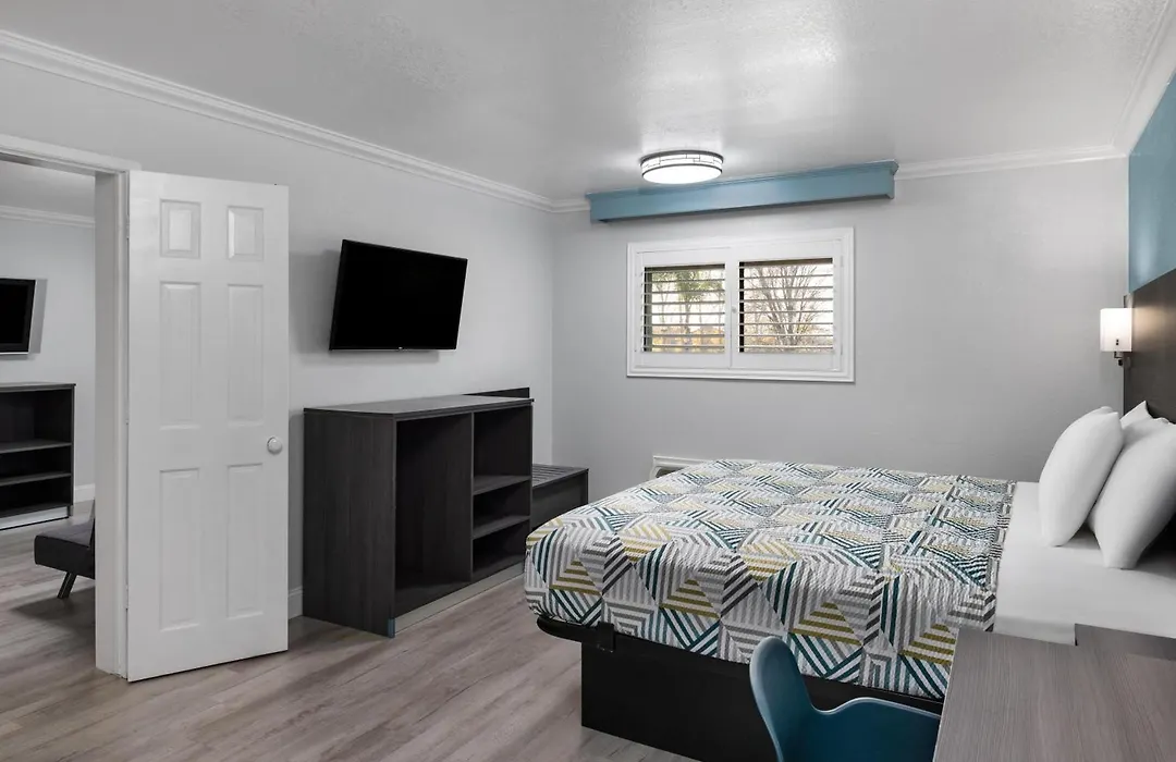 Red Lion Inn & Suites Lemoore-1
