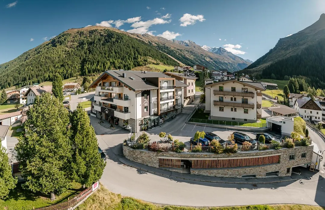 Alpinhotel Monte Superior - Silvretta Card Premium Betrieb-1