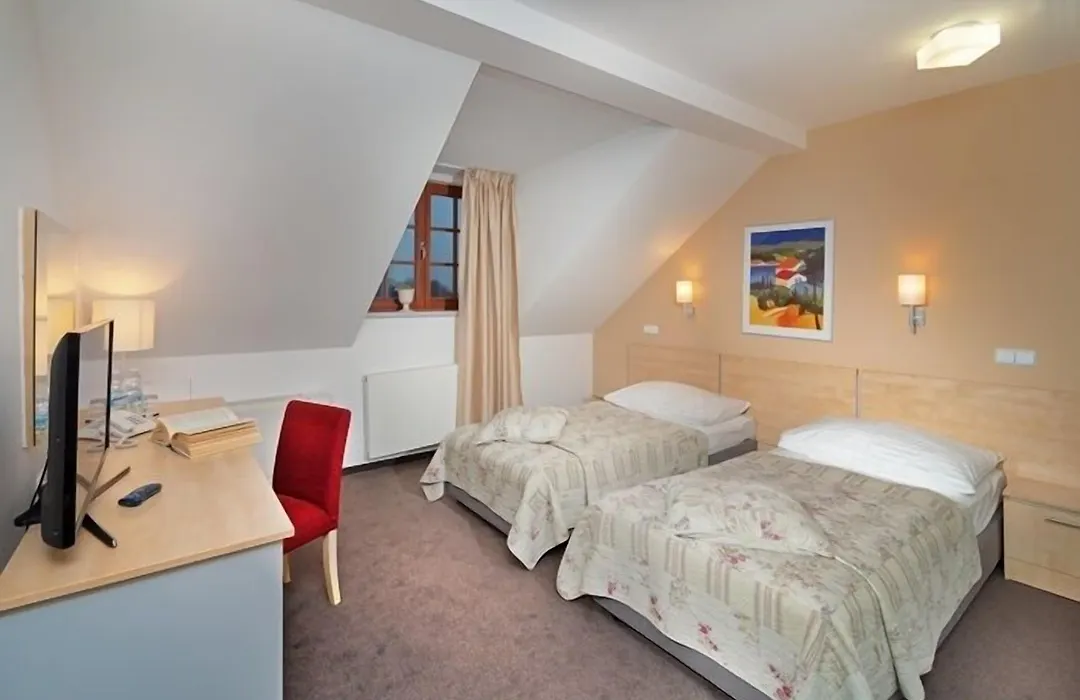Hotel Chvalska Tvrz-1